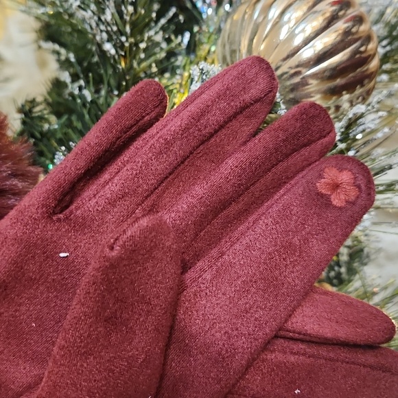 NEW UGG GLOVES - Picture 3 of 3